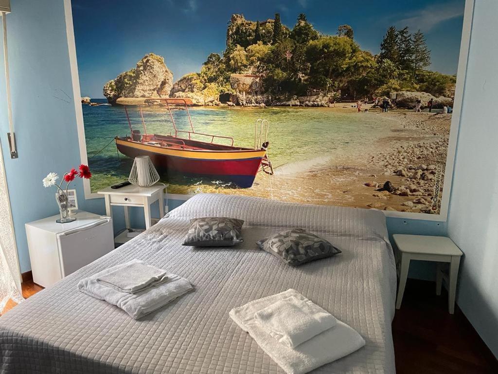 Locami Holiday&Rooms Suite Jolanda Catania Bagian luar foto