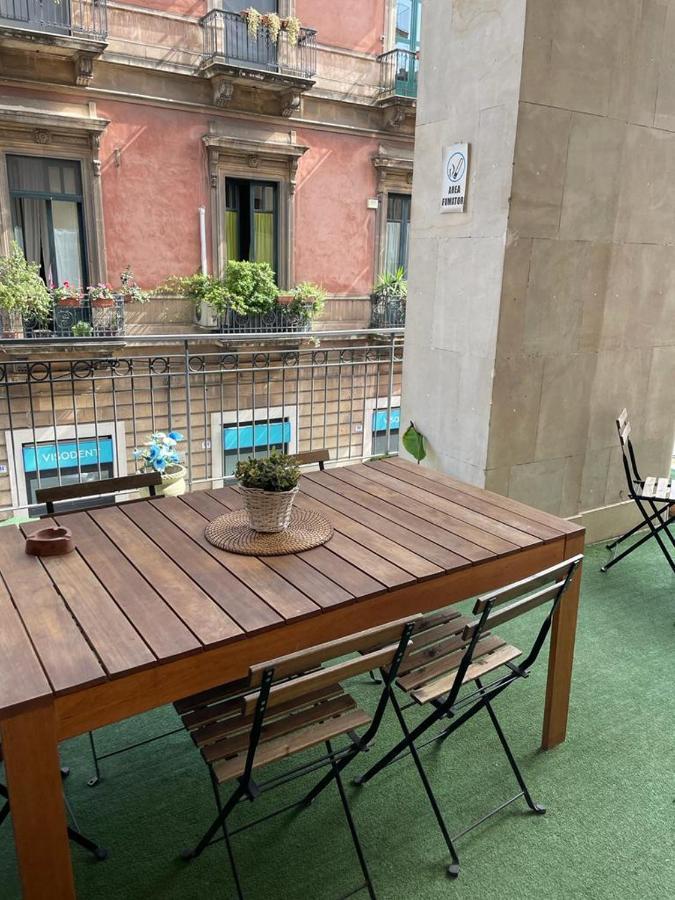 Locami Holiday&Rooms Suite Jolanda Catania Bagian luar foto