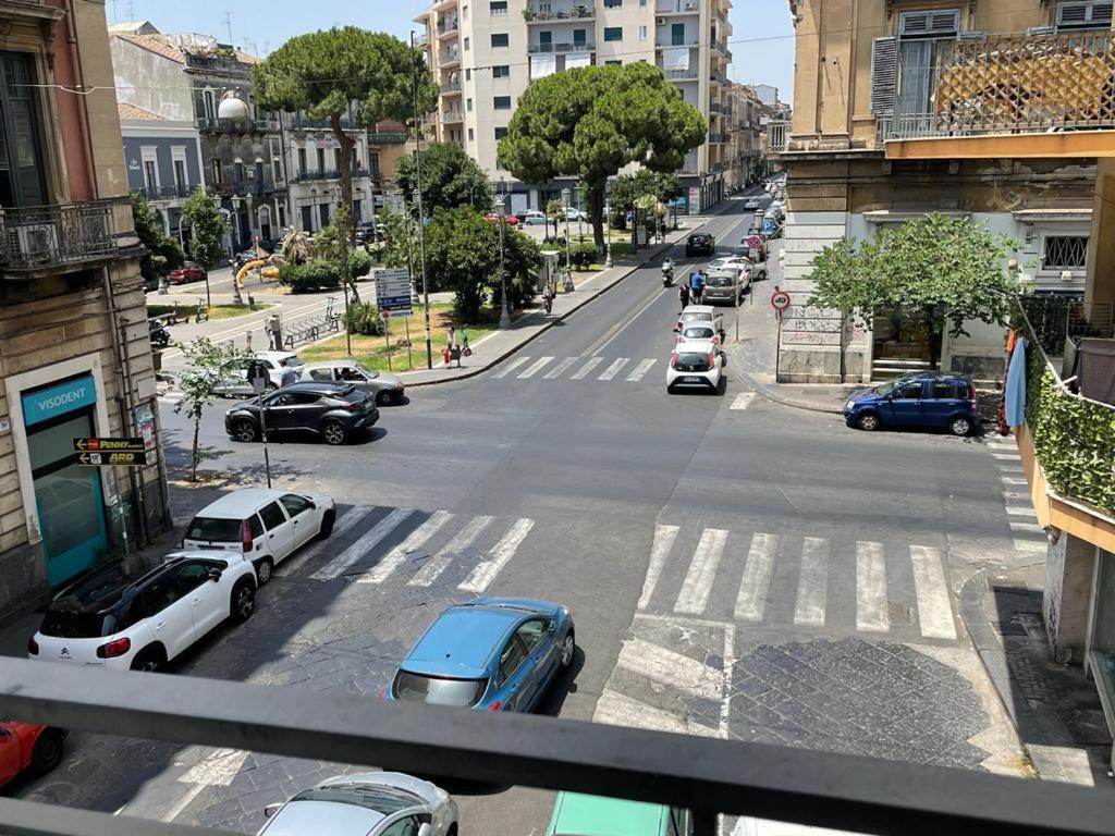 Locami Holiday&Rooms Suite Jolanda Catania Bagian luar foto